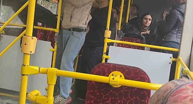 Kadıköy'de taşkınlık çıkaran şahsı yolcular dışarı attı