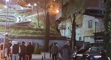 Kağıthane'de iş yerinden alevler yükseldi