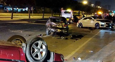 Kartal sahil yolunda 4 araçlı zincirleme trafik kazası: 5 yaralı