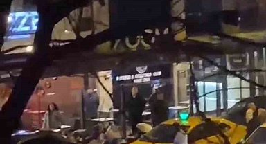 Maltepe'de taksici ile yolcu arasındaki kavga kamerada