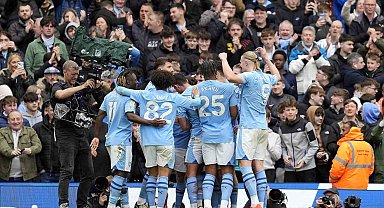 Manchester City evinde Luton Town'u 5 golle geçti