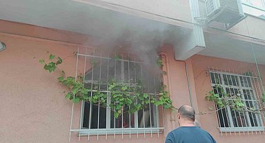 Ocakta unutulan yemek 5 katlı binada yangına sebep oldu