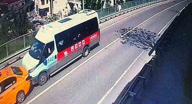 Sarıyer'de 5 yolcunun yaralandığı minibüs kazası kamerada