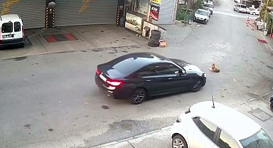 Sarıyer'de otomobil, yolda yatan köpeğin üzerinden geçti: O anlar kamerada