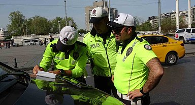 Taksim'de ticari taksi denetimi yapıldı