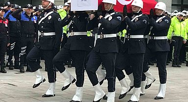 Trafik kazasında şehit olan polis memuru için İstanbul Emniyetinde tören düzenlendi