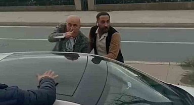 Trafikte tartıştığı sürücüye bıçak çekti, hakaretler savurdu