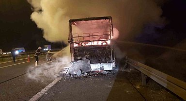 Ankara'da yolcu otobüsü alev alev yandı