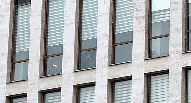 Arnavutköy Kaymakamlığı'na kurşun isabet etti, polis harekete geçti