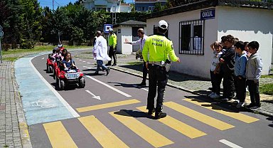 Arnavutköy'de öğrencilere 'trafik bilinci' eğitimi verildi