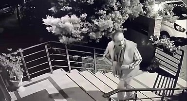 Ataşehir'de girdiği apartmanda ayakkabıları toplayıp kaçtı