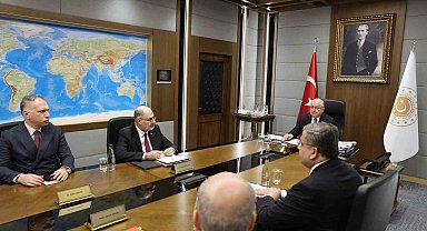 Bakan Güler, kuvvet ve birlik komutanlarıyla toplantı yaptı