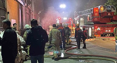 Başakşehir'de mobilya atölyesinde çıkan yangın paniğe neden oldu