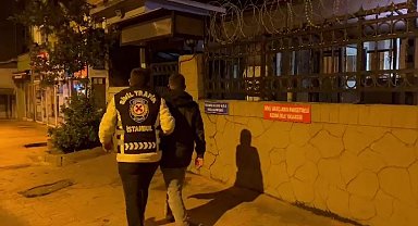 Beykoz'da makas atarak önündeki aracı sıkıştıran sürücü kamerada