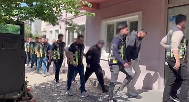 Düğün konvoyunda trafiği tehlikeye sokan şahıslar yakalandı