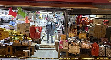 Esenyurt'ta alışveriş yapan çifte silahlı saldırı: 1 ölü, 1 yaralı