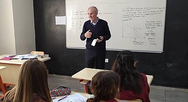 Eyüpsultan'da lisede dehşet: Okuldan atılan öğrenci okul müdürünü silahla vurdu