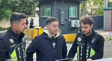 Kadıköy'de motosikleti yayaların üzerine sürerek dalga geçen sürücü yakalandı
