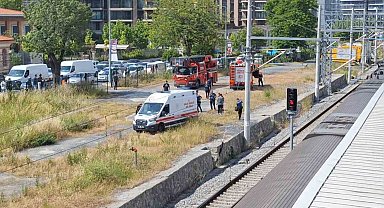 Marmaray İstasyonu'nda dengesini kaybeden genç raylara düştü