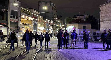 Taksim ve İstiklal Caddesi'ndeki kısıtlamalar kaldırıldı