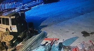 400 bin lira değerindeki bakır kabloları çalan hırsızlar kamerada