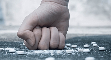 Altıeylül’de Uyuşturucu Operasyonu: Metamfetamin ve Uyuşturucu Malzemeler Ele Geçirildi