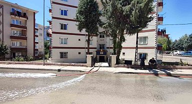 Ankara'da sel sonrası su basan evlerde tahliye çalışmaları devam etti