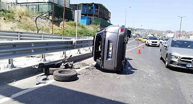 Ataşehir'de okul servisine çarpan otomobil takla attı