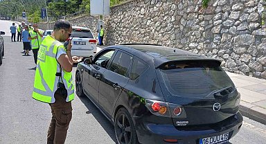 Başkentte bayram trafiği denetimi 18 bini aşkın polisle gerçekleştiriliyor