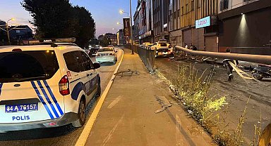 Bayrampaşa'da seyir halindeki araç bariyere çarptı: 1 yaralı