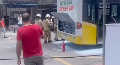 Beykoz'da İETT otobüsünden dumanlar yükseldi, yolcular tahliye edildi