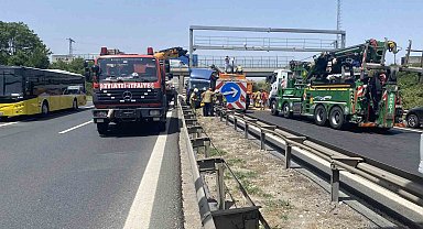 Büyükçekmece TEM'de sıkışmalı trafik kazası: 1 yaralı