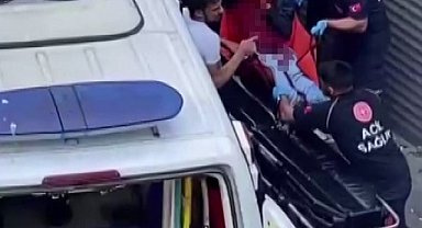 Fatih'te kira kavgası kanlı bitti: Ev arkadaşını boğazından bıçaklayarak yaraladı