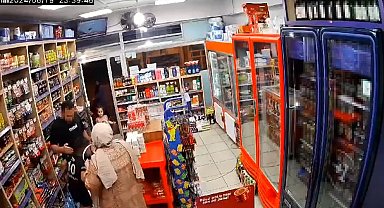 Fatih'te öfkeli baba 7 yaşındaki çocuğu önce darp, sonra tehdit etti: O anlar kamerada