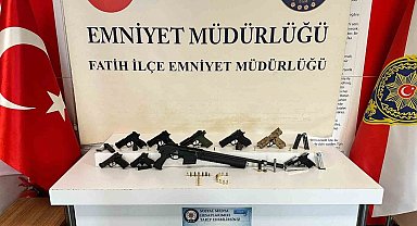 Fatih'te silah ticareti yapan bakkala operasyon