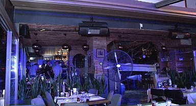 Kadıköy'de restoranın tavanı çöktü: 1 yaralı