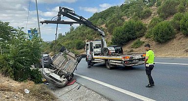 Kağıthane'de takla atan araçtan burnu bile kanamadan çıktı