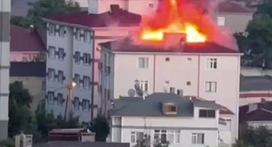 Kartal'da 5 katlı binanın çatısı alev alev yandı