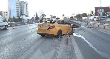 Kartal'da kontrolden çıkan taksi bariyerlere girdi