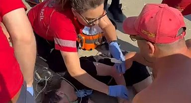 Küçükçekmece Menekşe Plajı'nda denize giren çocuk epilepsi nöbeti geçirdi