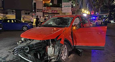 Şişli'de ters yöne giren alkollü sürücünün sokağı birbirine kattığı anlar kamerada: 2 yaralı