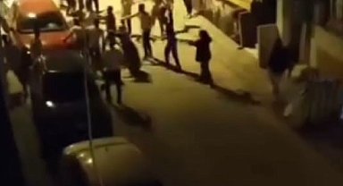 Sultangazi'de ortalığın savaş alanına döndüğü kavga kamerada: Havaya böyle ateş etti