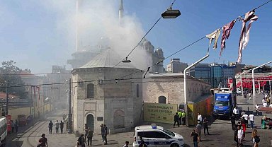 Taksim Meydanı'nda korkutan yangın: Boyalar patladı, panik yaşandı