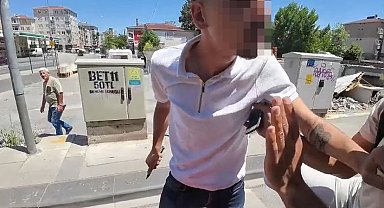 Trafikte tartıştığı motosikletliye bıçak çekti: 'Seni ikiye bölerim'