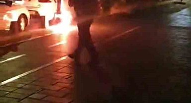 Üsküdar'da elektrik direğinde çıkan yangın korkuttu