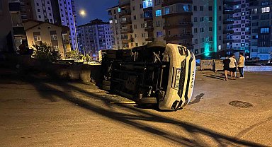 Ankara'da servis aracı devrildi