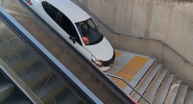 Aracıyla Kızılay metro istasyonuna uçtu