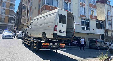 Arnavutköy'de mahallenin korkulu rüyası olan terk edilmiş araçlar çekildi