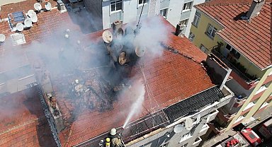 Bahçelievler'de 6 katlı binanın çatı katı alev alev yandı