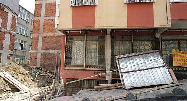 Esenler'de çatlaklar nedeniyle boşaltılan binanın son iki katının kaçak olduğu ortaya çıktı